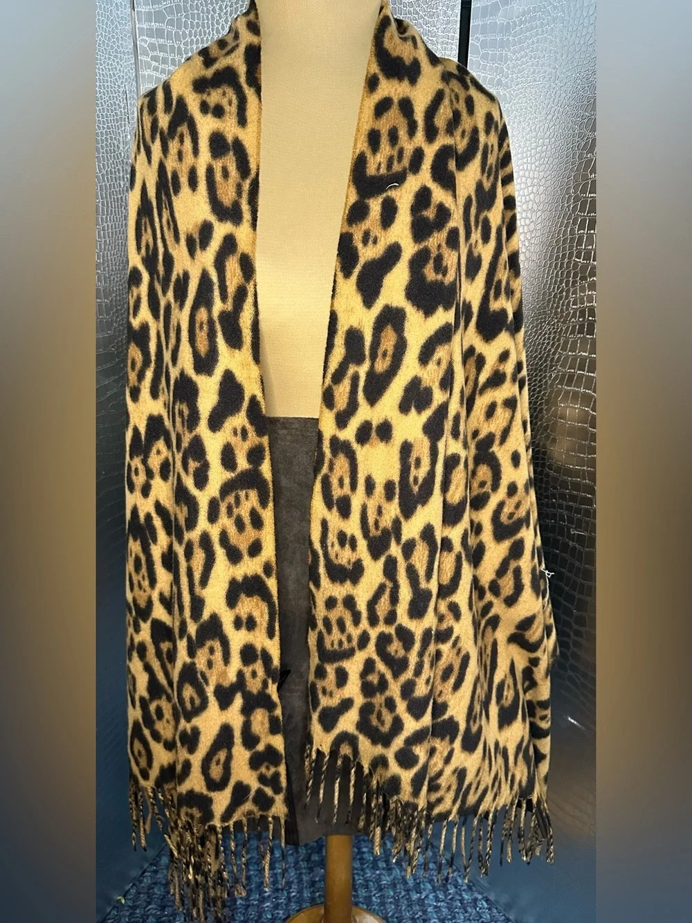 Odiva Leopard Print Shawl Wrap in Tan and Black